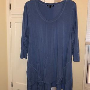 High-low 3/4 sleeve tunic